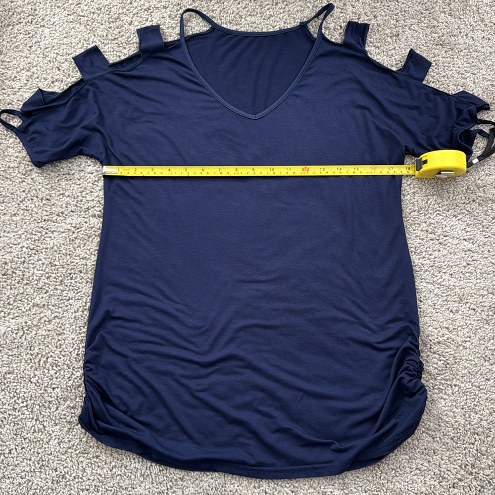 Open shoulder Top - Picture 1 of 4